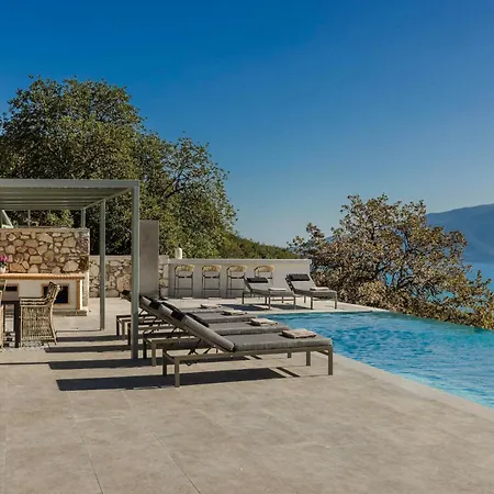 Villa Avaton By Vintage Travel *