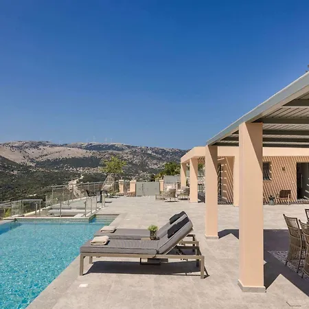 Villa Avaton By Vintage Travel *